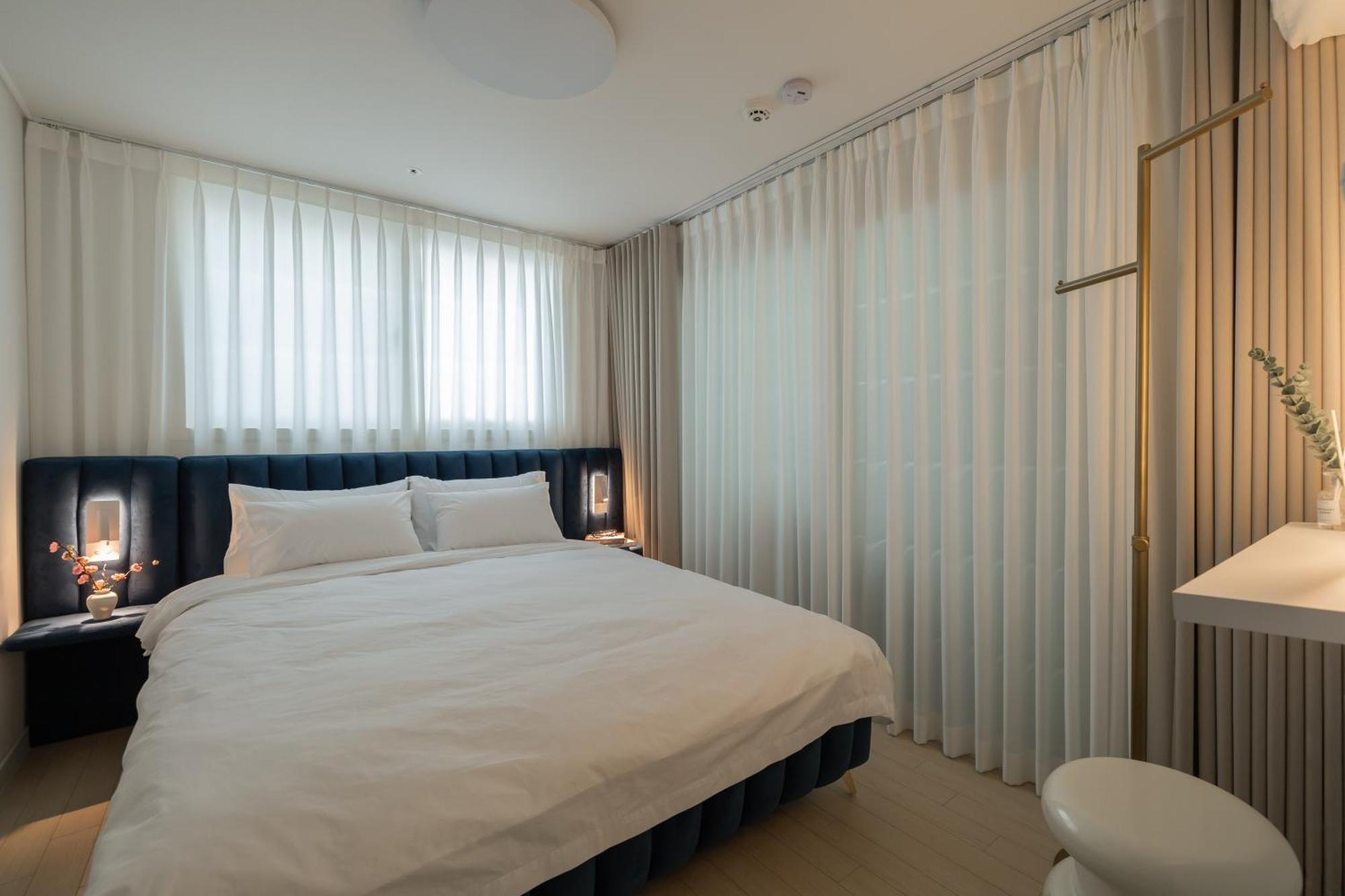 The Eight 8 Hongdae Apartment *